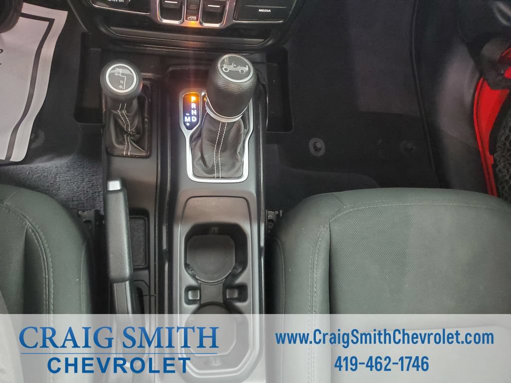 Used 2019 Jeep Wrangler Unlimited Sahara w/ Cold Weather Group AWD/4WD image 29