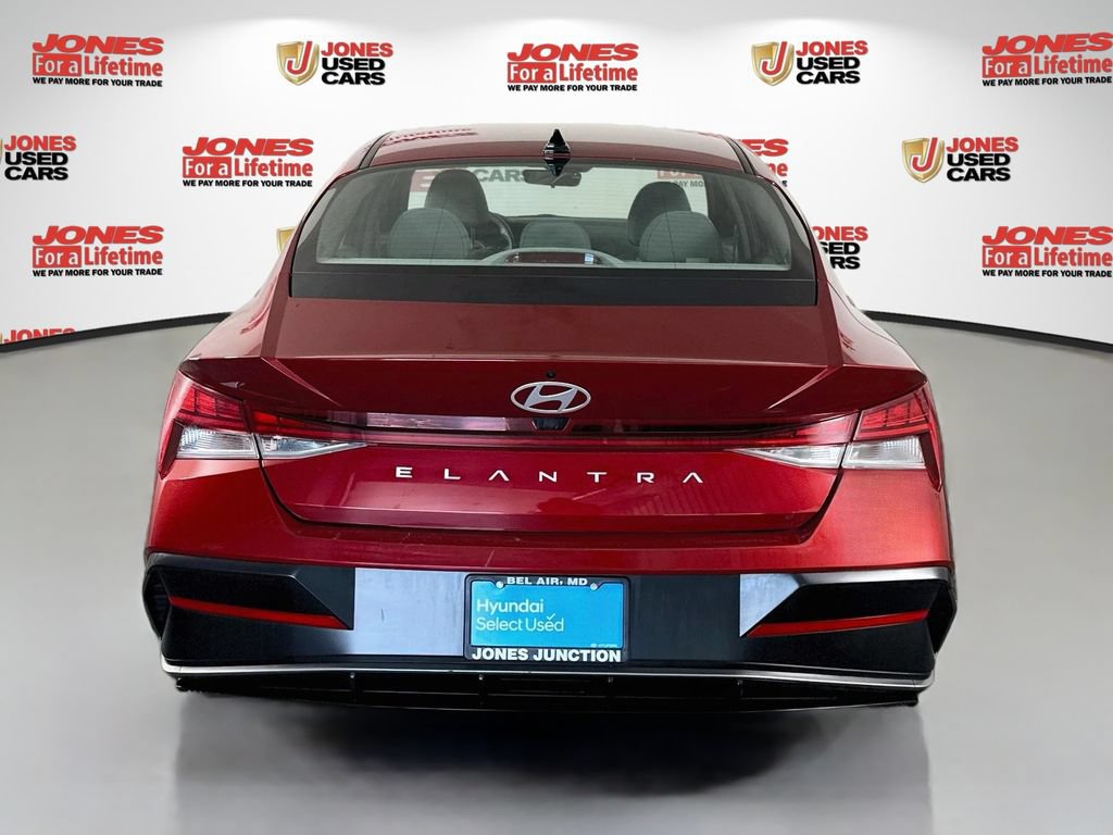 Certified 2025 Hyundai Elantra SEL FWD image 16