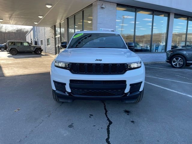 Used 2023 Jeep Grand Cherokee L Laredo image 2