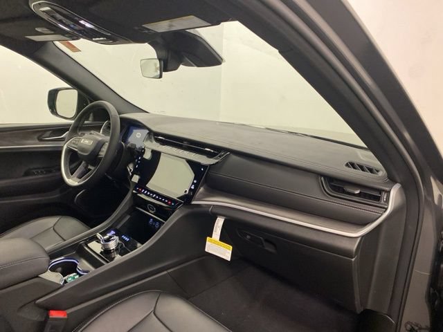 New 2026 Jeep Grand Cherokee Limited w/ Limited Altitude Package AWD/4WD image 25