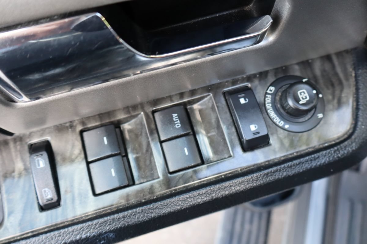 Used 2015 Ford Expedition Limited w/ Equipment Group 301A AWD/4WD image 29
