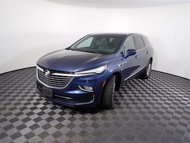 Used 2022 Buick Enclave Essence image 9
