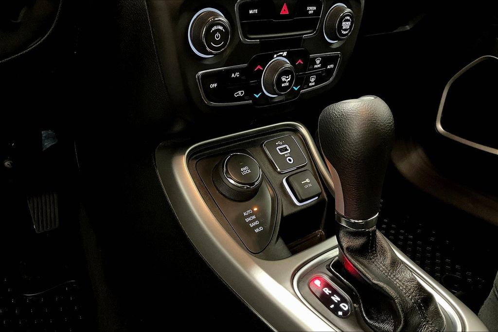 Used 2020 Jeep Compass Sport w/ Cold Weather Group image 16