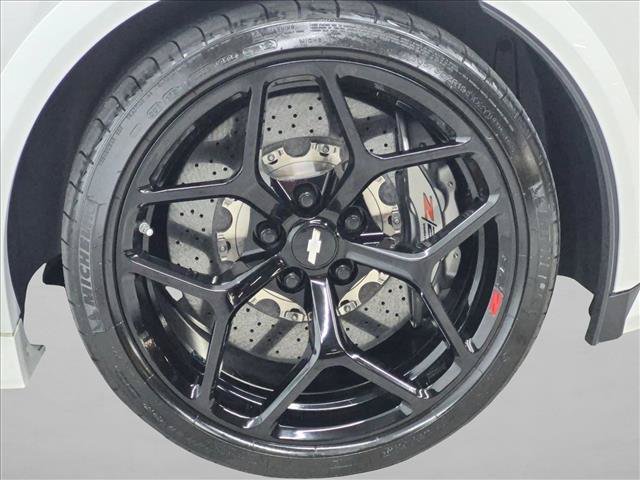 Used 2015 Chevrolet Camaro Z/28 RWD image 21