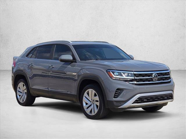 Used 2020 Volkswagen Atlas Cross Sport SE w/ Panoramic Sunroof Package FWD image 3
