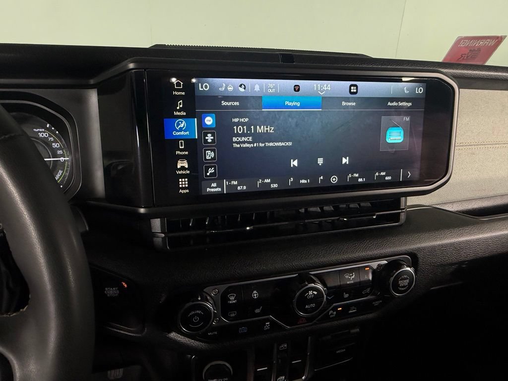 Used 2024 Jeep Wrangler Unlimited AWD/4WD image 33