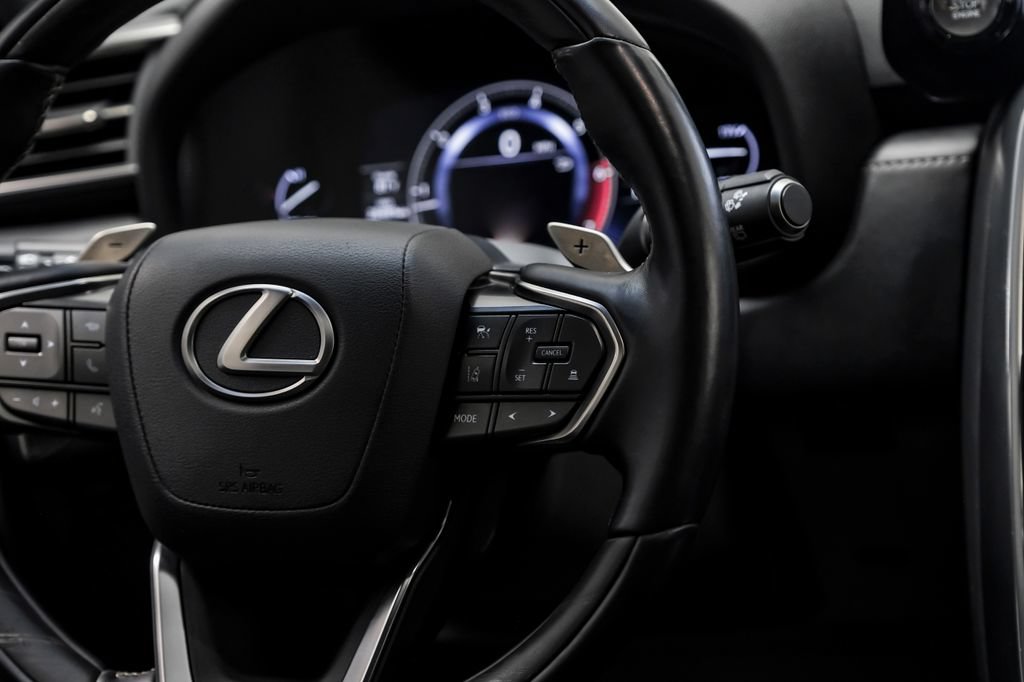 Used 2022 Lexus LX 600 4WD w/ Luxury Package image 25
