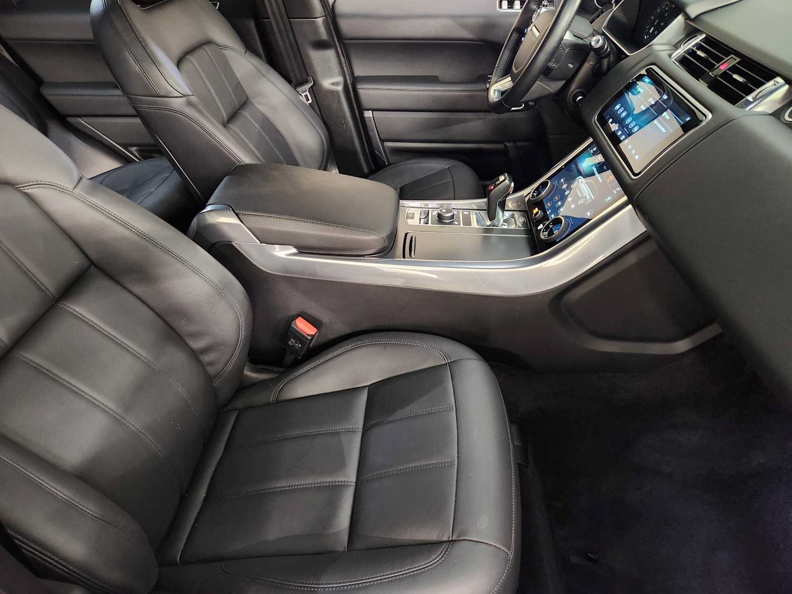 Used 2022 Land Rover Range Rover Sport SE AWD/4WD image 2