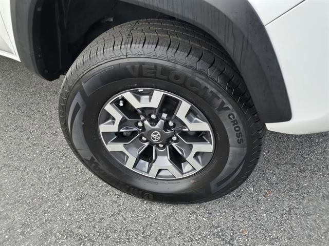 Used 2022 Toyota Tacoma TRD Off-Road image 27