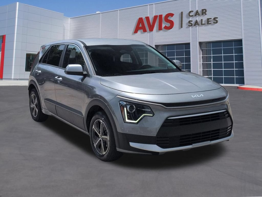 Used 2025 Kia Niro LX FWD image 3