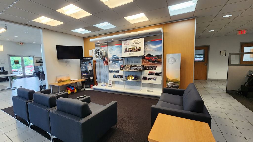 Used 2025 Jeep Compass Latitude w/ Altitude Special Edition image 9