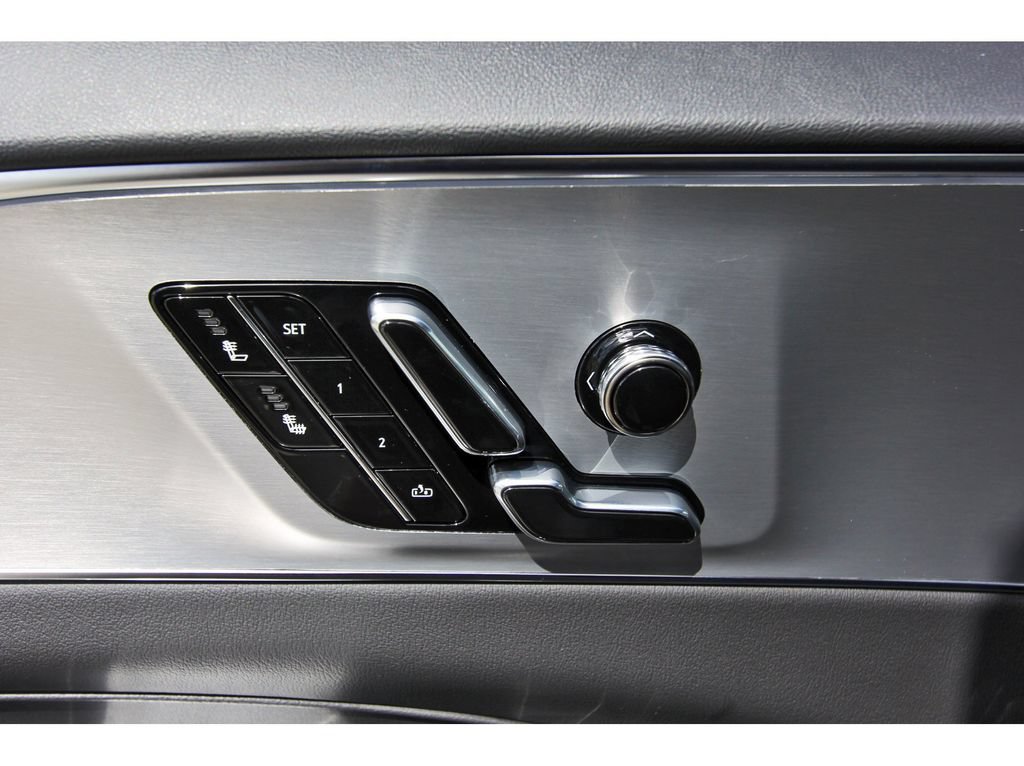 New 2027 Cadillac Lyriq Luxury AWD/4WD image 22