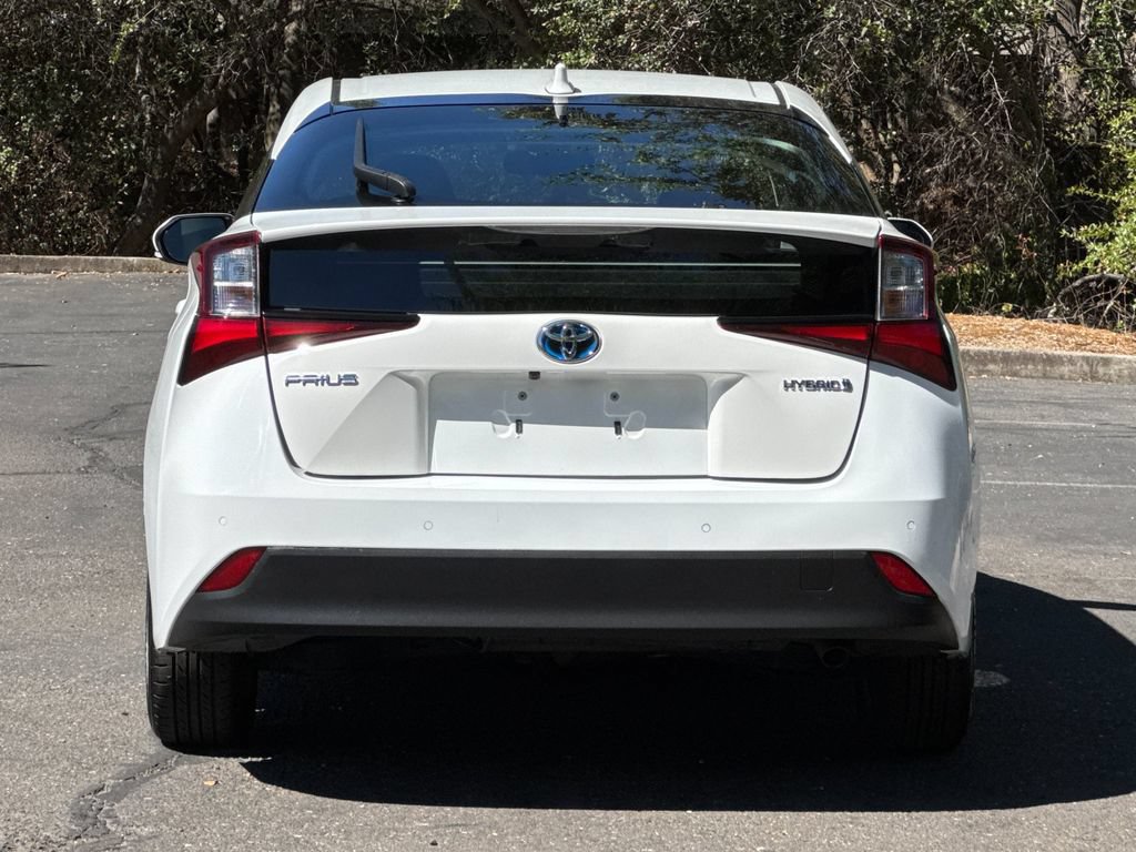 Used 2022 Toyota Prius LE FWD image 6