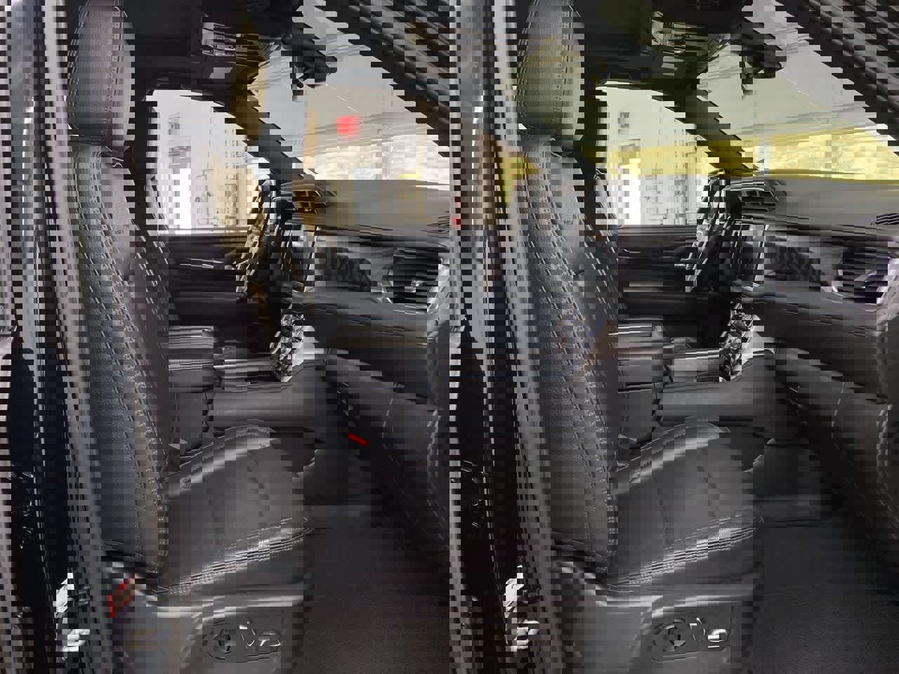 Used 2022 GMC Yukon XL Denali image 18