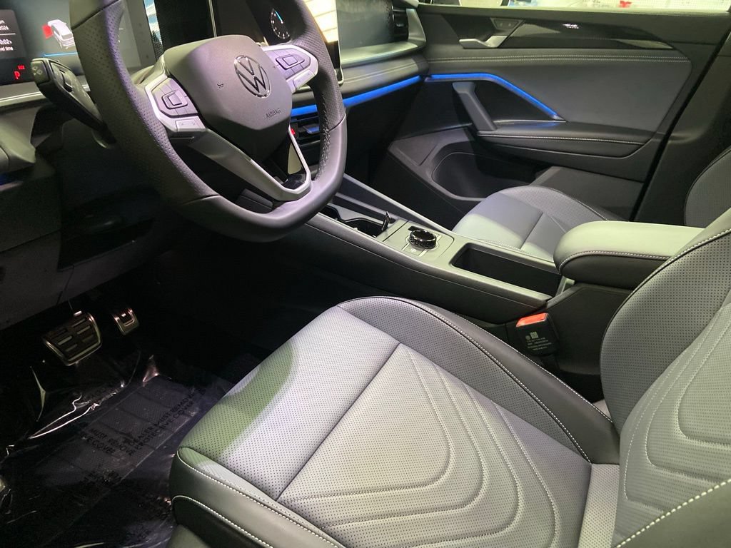 New 2026 Volkswagen Tiguan SE R-Line AWD/4WD image 4