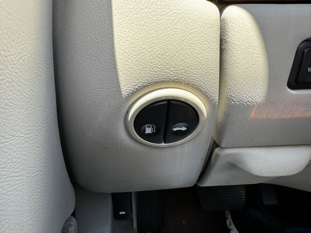 Used 2000 Jaguar XK8 Convertible image 17