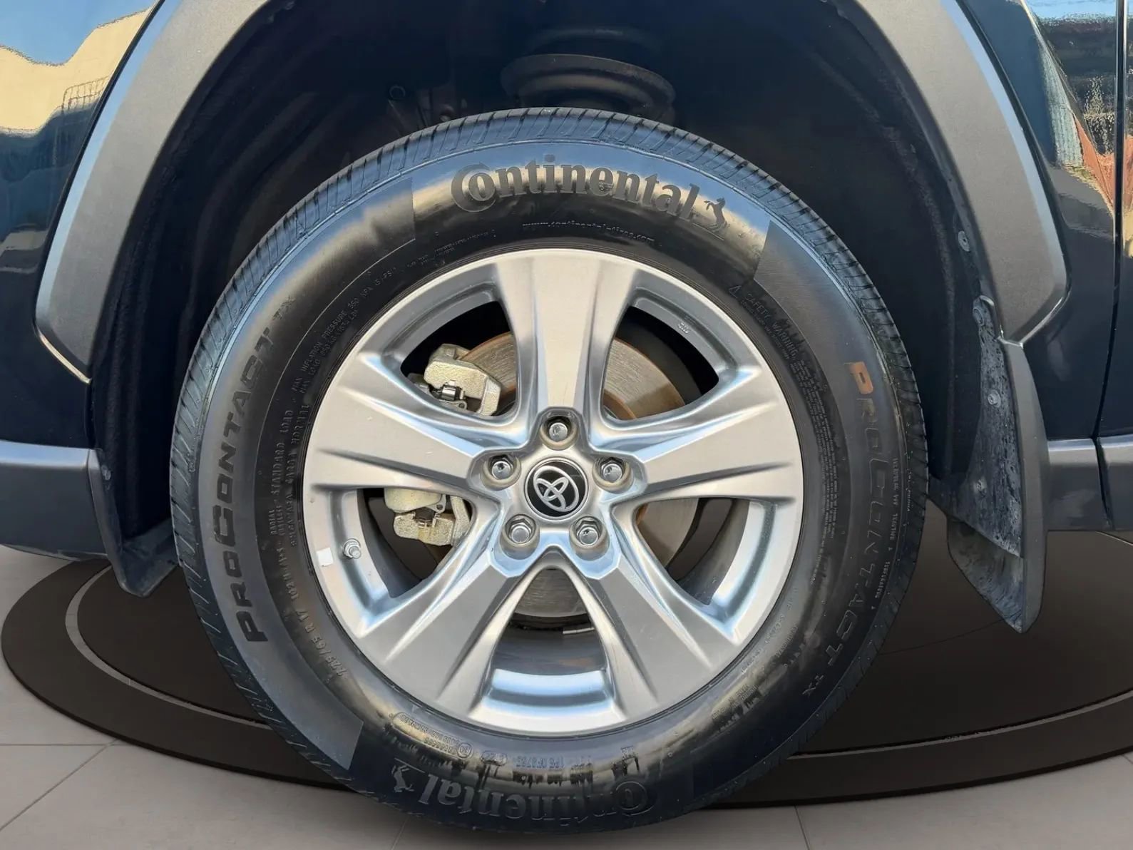 Used 2022 Toyota RAV4 LE AWD/4WD image 7
