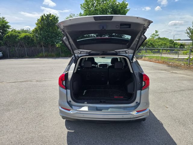 Used 2023 GMC Terrain Denali w/ Denali Premium Package AWD/4WD image 17