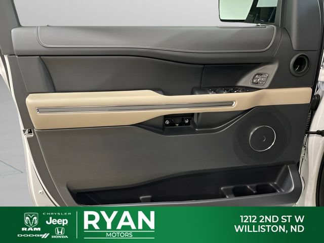 Used 2024 Ford Expedition Max XLT AWD/4WD image 46