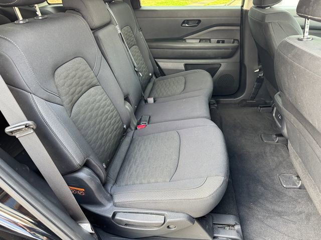 Used 2025 Nissan Pathfinder S image 15