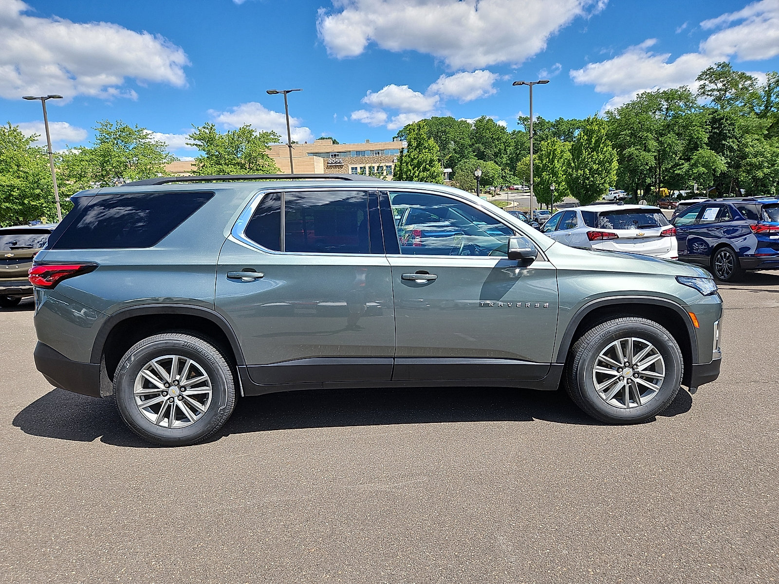 Used 2023 Chevrolet Traverse LT AWD/4WD image 7