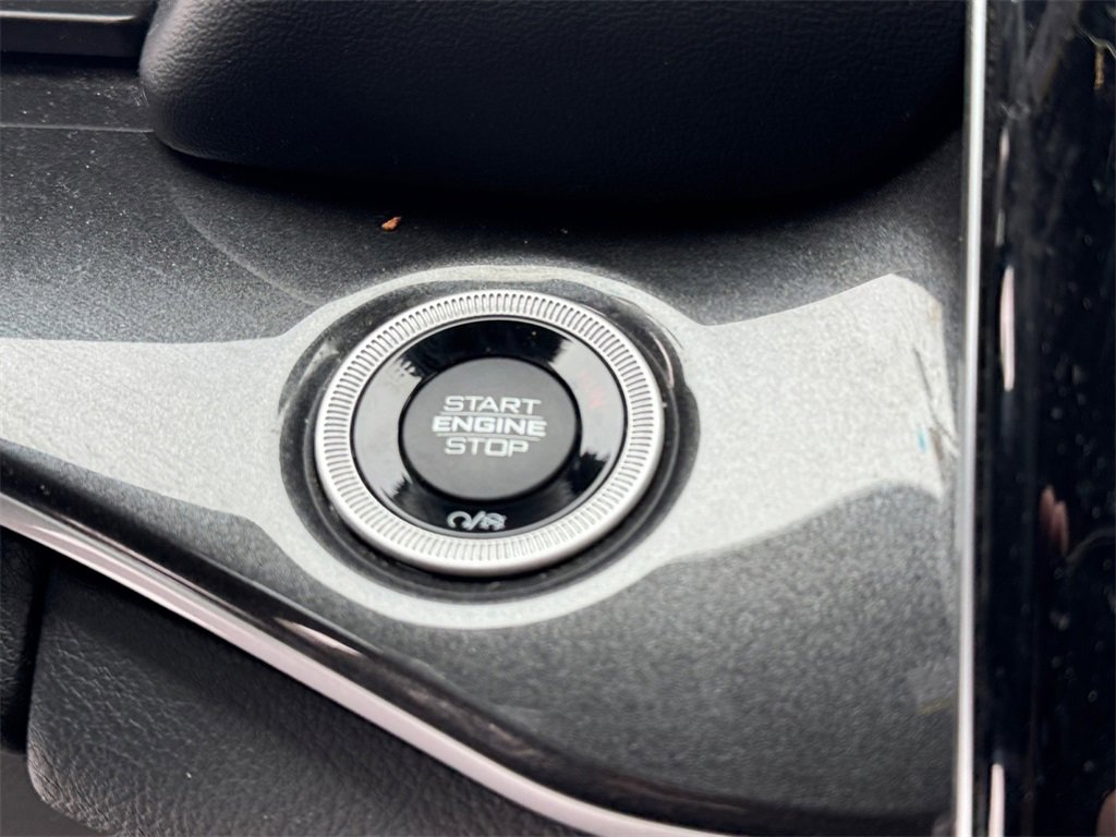 Used 2022 Jeep Grand Cherokee L Laredo image 18