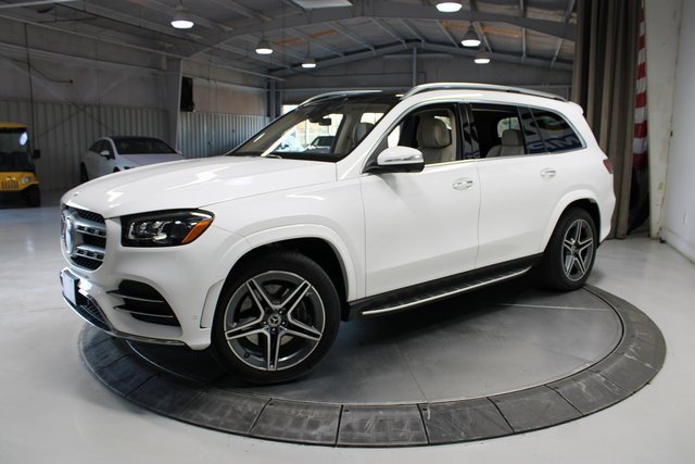 Used 2022 Mercedes-Benz GLS 580 4MATIC image 4