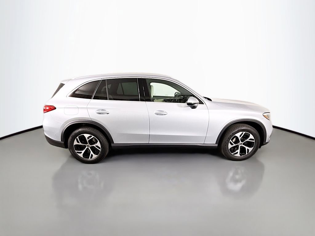 Used 2025 Mercedes-Benz GLC 350e 4MATIC image 8