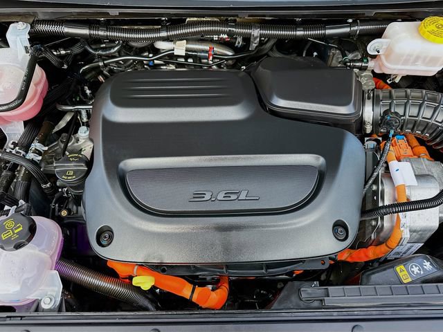Used 2024 Chrysler Pacifica Select image 31