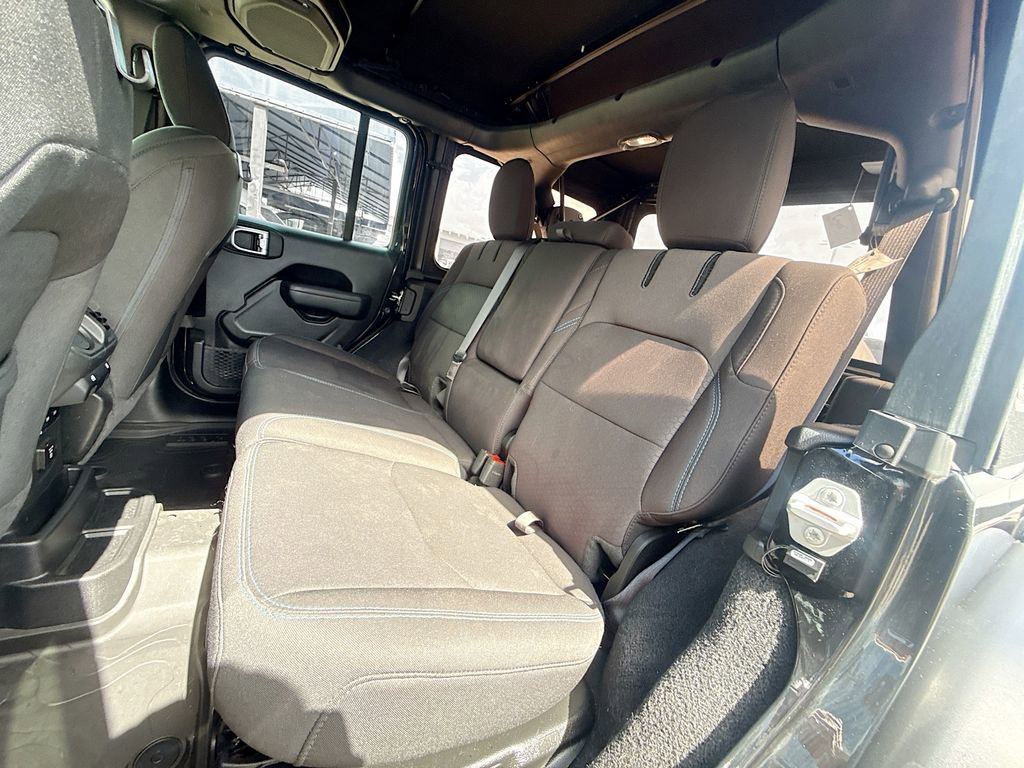 Used 2023 Jeep Wrangler Unlimited Rubicon 4xe w/ Cold Weather Group AWD/4WD image 27