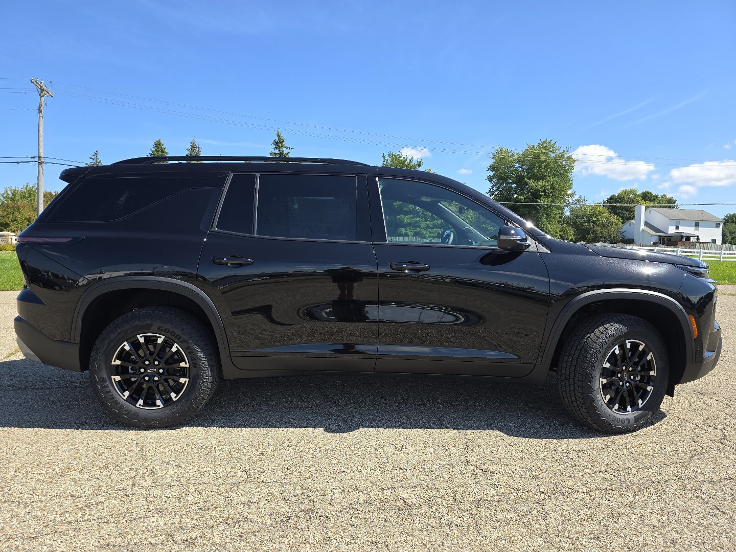 New 2026 Chevrolet Traverse Z71 w/ Enhanced Driving Package AWD/4WD image 12