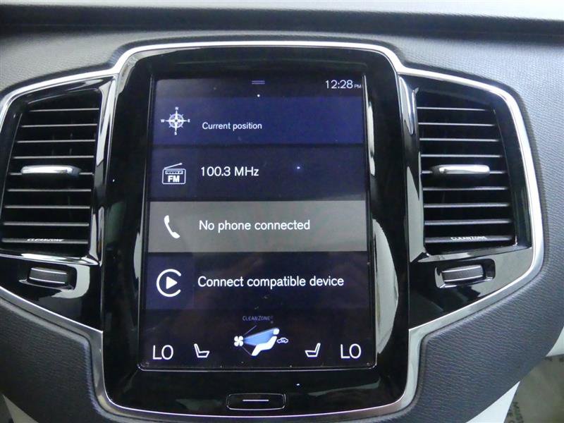 Used 2016 Volvo XC90 T6 Momentum w/ Momentum Plus Package AWD/4WD image 13