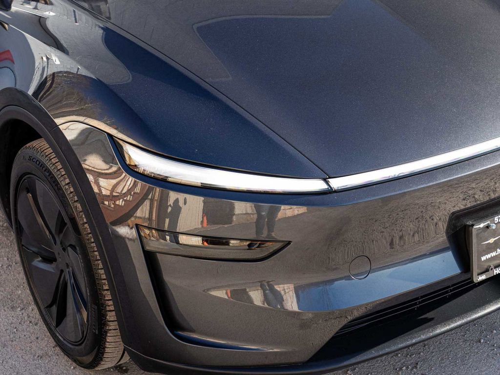 Used 2026 Tesla Model Y Long Range image 34