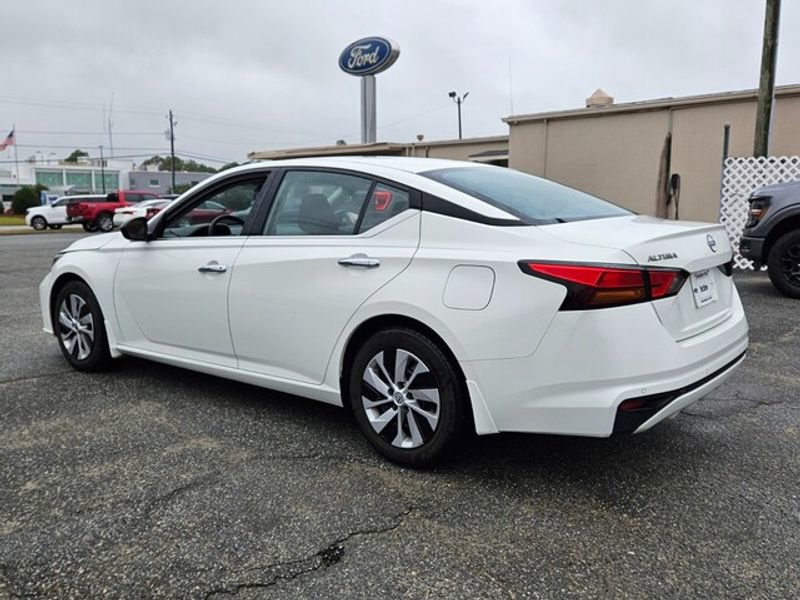Used 2024 Nissan Altima 2.5 S image 10