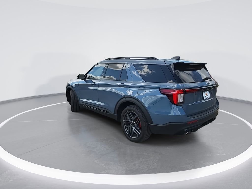 Used 2025 Ford Explorer ST image 6