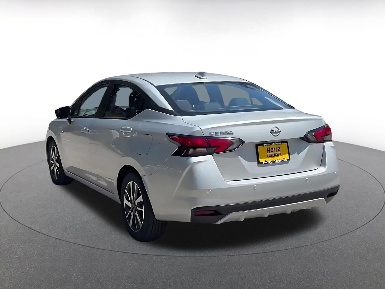 Used 2025 Nissan Versa SV FWD image 10