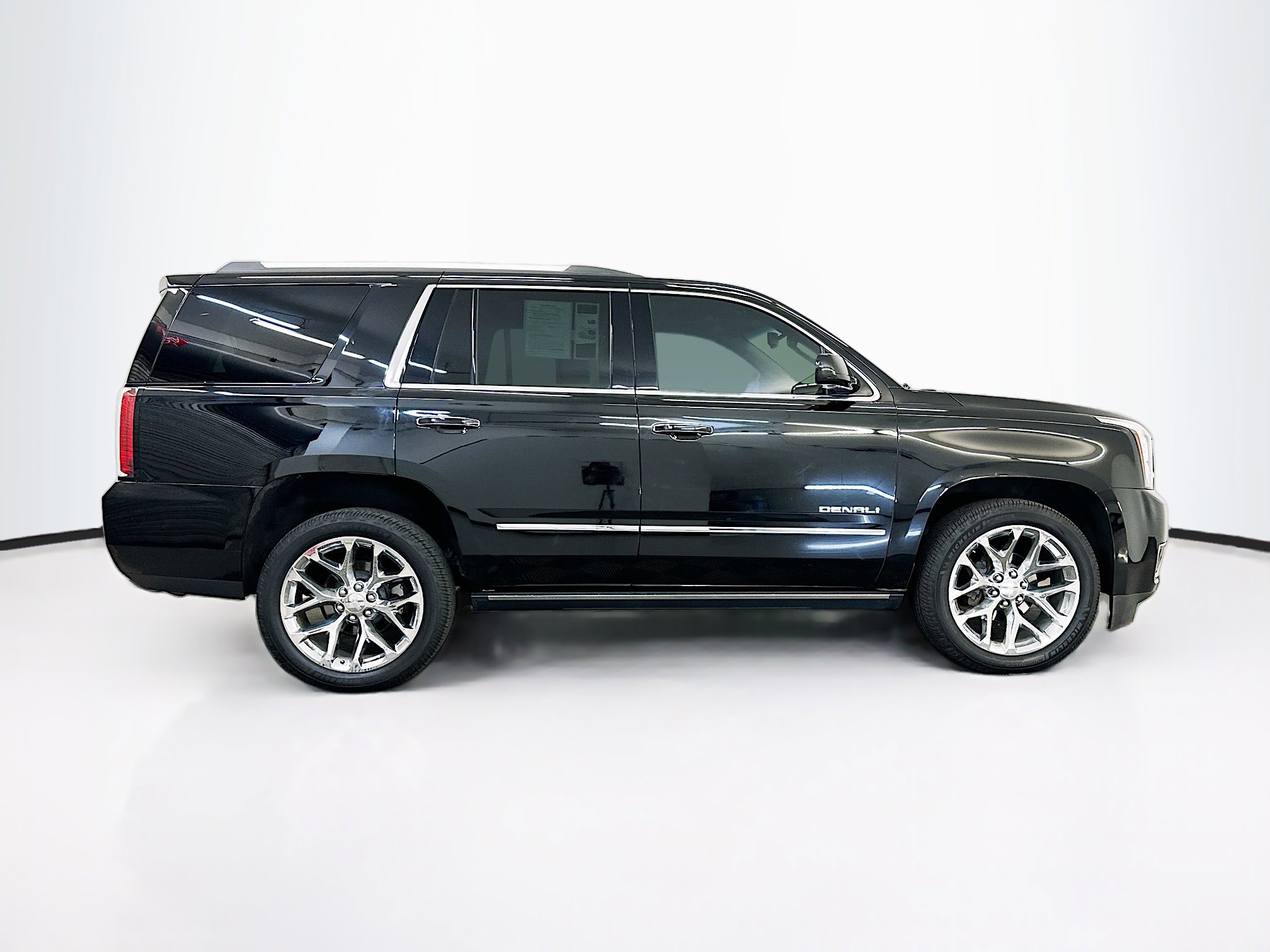 Used 2020 GMC Yukon Denali w/ Denali Premium Package AWD/4WD image 10