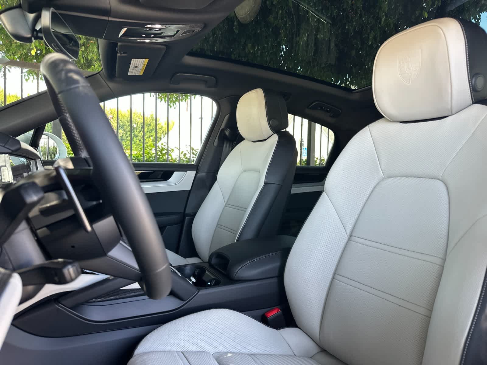 New 2026 Porsche Cayenne Coupe AWD/4WD image 5