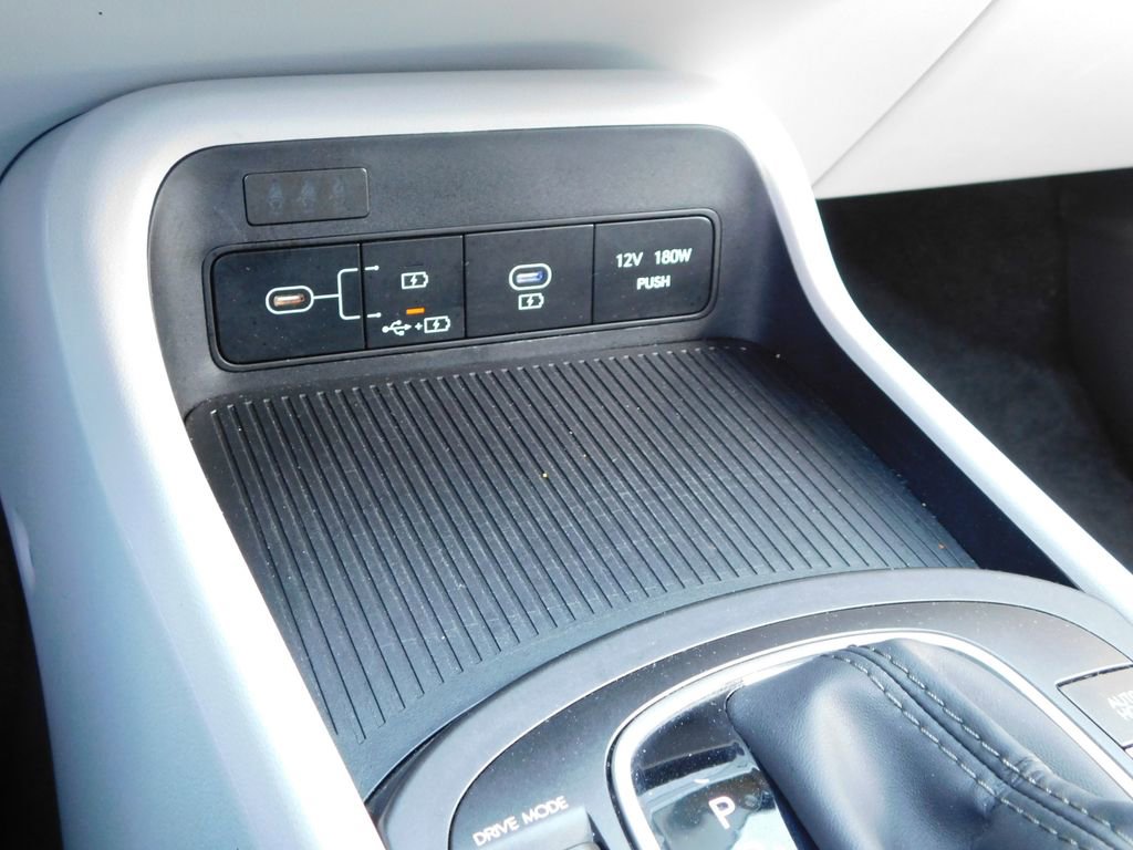 Used 2025 Hyundai Kona SEL FWD image 35