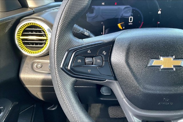 Used 2024 Chevrolet Trax LT FWD image 11