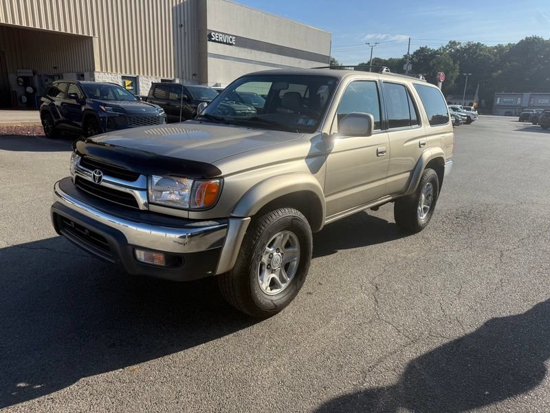 Used 2002 Toyota 4Runner SR5 w/ Leather Trim Pkg AWD/4WD image 2