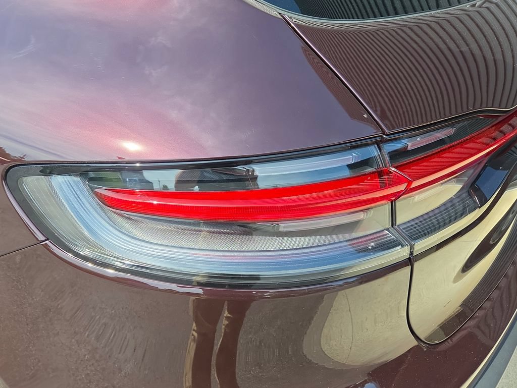 Certified 2026 Porsche Macan AWD/4WD image 26