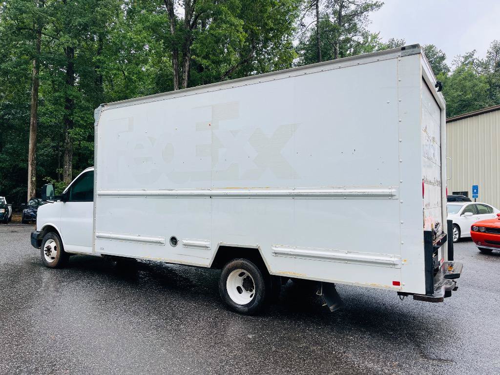 Used 2014 GMC Savana 3500 Extended RWD image 5