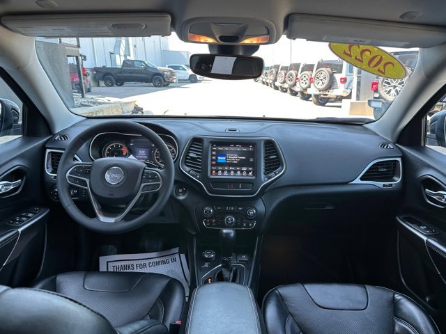 Used 2022 Jeep Cherokee Latitude Lux w/ Mopar Interior Package AWD/4WD image 13