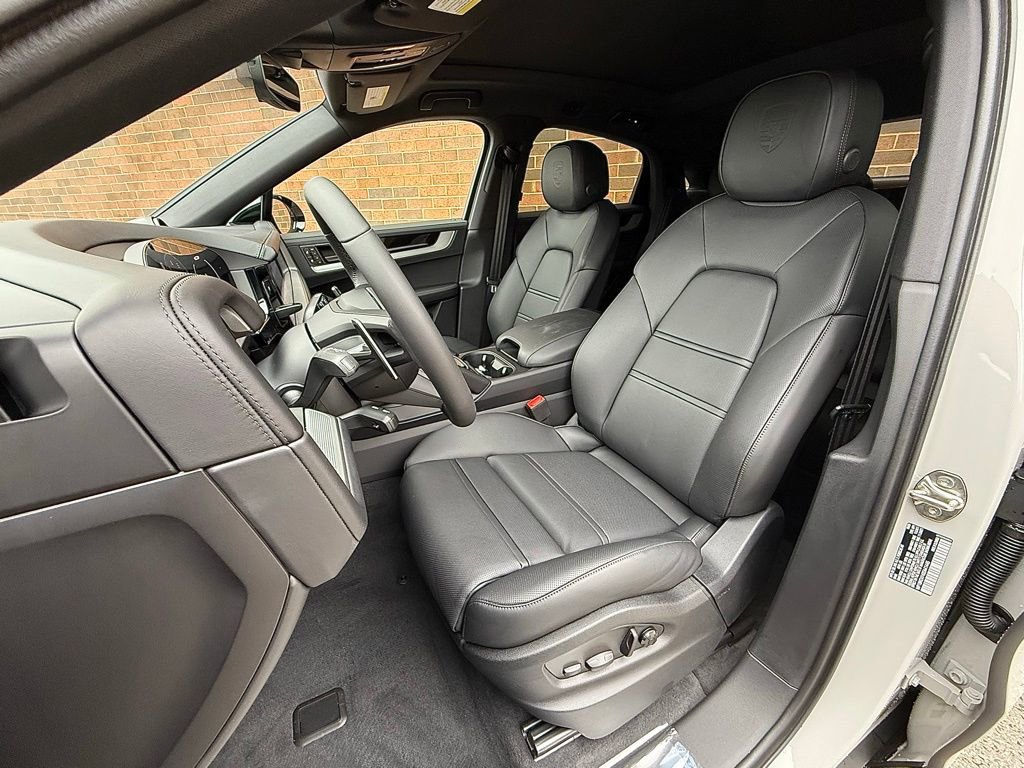 New 2025 Porsche Cayenne S image 5