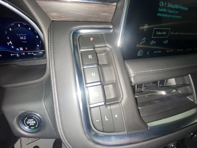 Used 2023 Chevrolet Suburban Z71 w/ Luxury Package AWD/4WD image 20