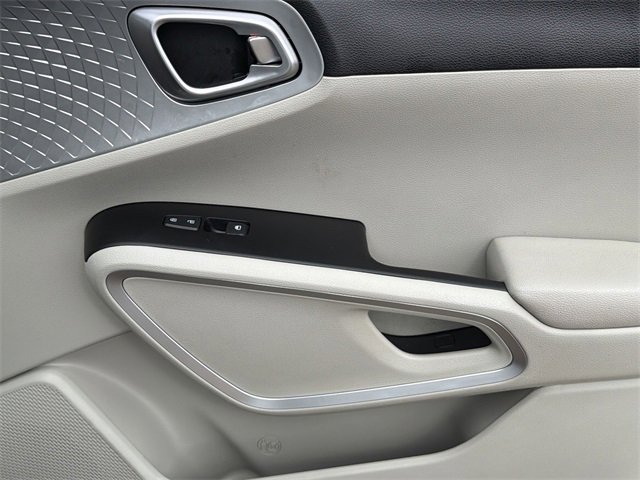 Used 2025 Kia Soul LX image 35