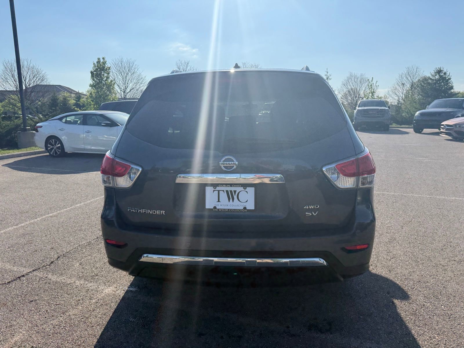 Used 2014 Nissan Pathfinder SV AWD/4WD image 6