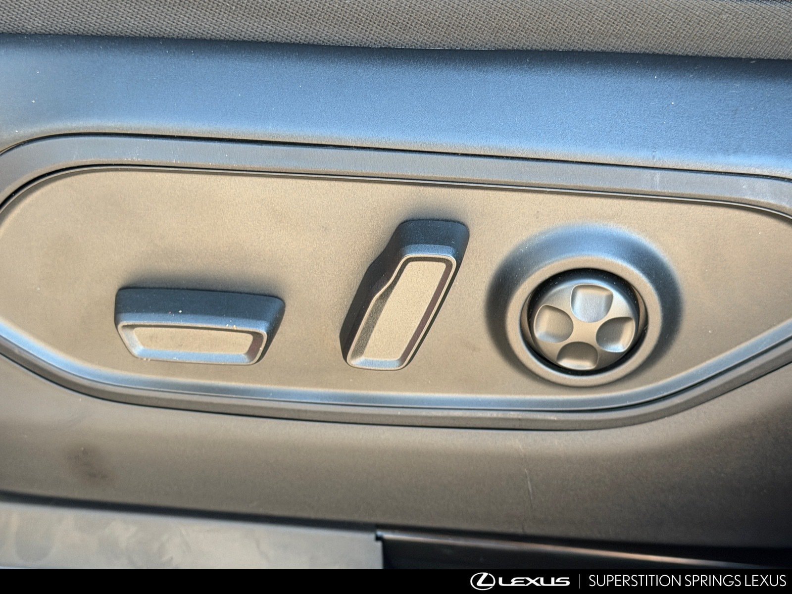 Used 2025 Jeep Grand Cherokee Limited AWD/4WD image 16