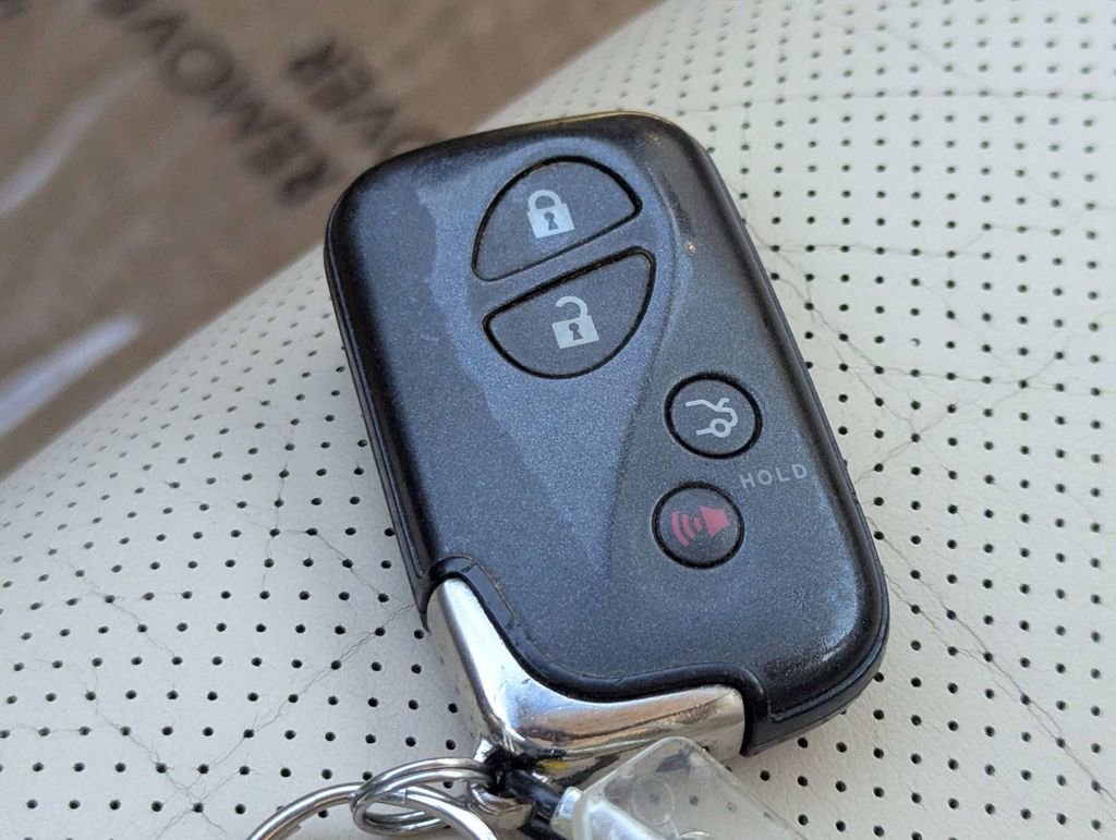 Used 2011 Lexus ES 350 image 28